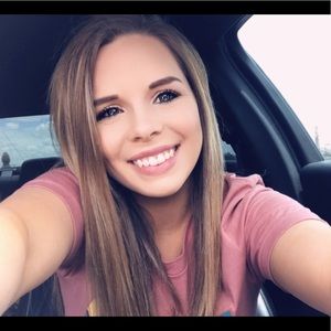 Meet your Posher, Hayley